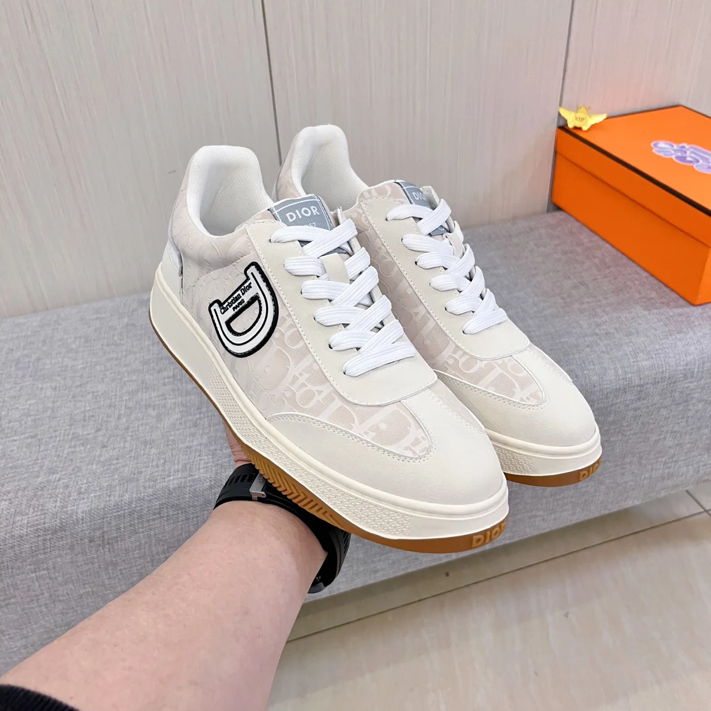🚘🚘Factory batch 400💰[Dior]🔥Men's high-end brand of shoes official website 1:1 latest masterpiece: the upper is made of first-layer cowhide imported from Italy with a comfortable and breathable lining➕original non-slip and wear-resistant outsole🔥, making walking more convenient and comfortable! An exclusive new model, a stunning work, a beautiful 1:1 replica [color] compared to the official quality! Create a fashionable personality to set off your uniqueness! A must-have for trendy men! Classic🔥Size: 38-44 Color: 🔥Multiple colors available🔥.